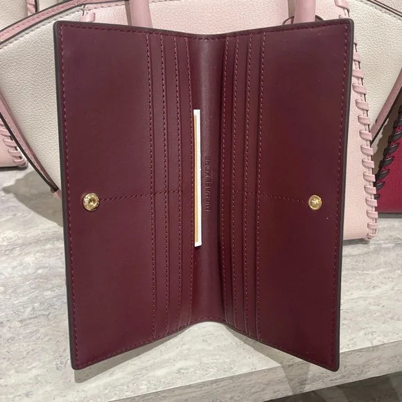 Michael Kors Reed Lg Bifold Pebbled Leather Snap Wallet Card Case 
Oxblood 
NWT - Picture 15 of 16